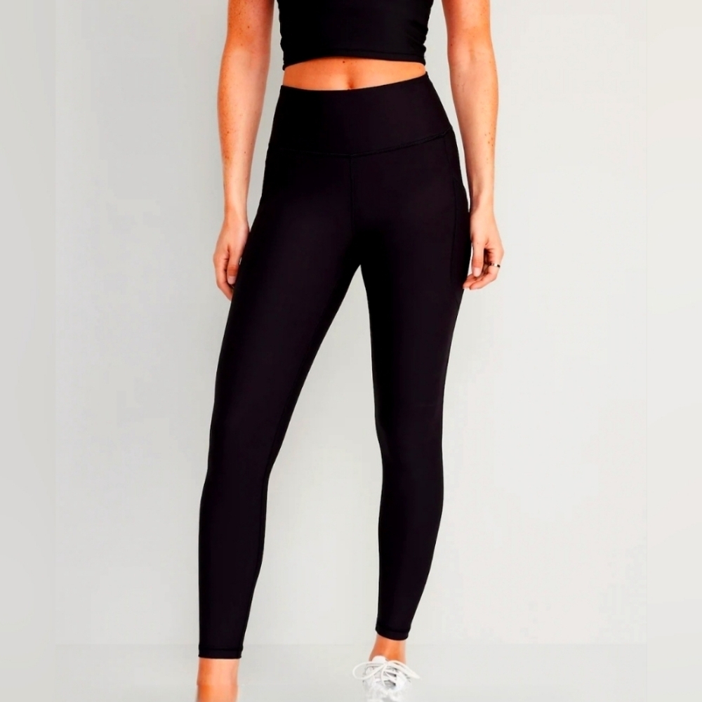 NWOT | Old Navy | High-Waisted PowerSoft 7/8 Pocket Leggings | Black Jack | Med